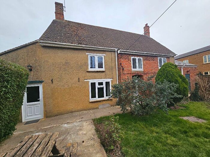 3 Bedroom Detached House To Rent In Meads Farm Lane, Banbury, OX16