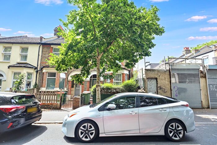 2 Bedroom End Terrace House For Sale In Gainsborough Avenue, London, E12