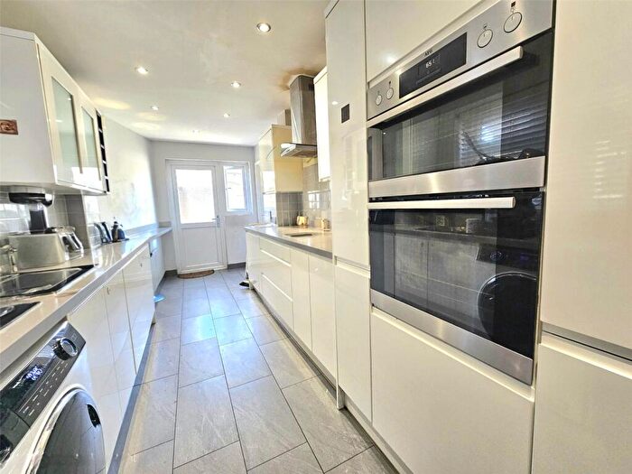 5 Bedroom Semi-Detached House To Rent In Trent Avenue, Upminster, RM14