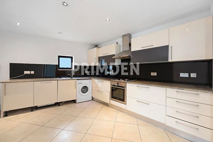 4 Bedroom House To Rent In Tavistock Mews, Holloway, N19