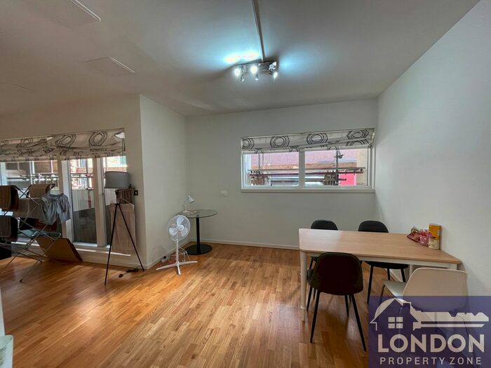 1 Bedroom Flat To Rent In Great Turnstile, Holborn, London, WC1V