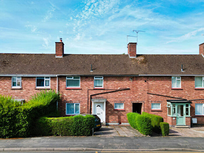 3 Bedroom Terraced House For Sale In Lytham Road, Rugby, CV22