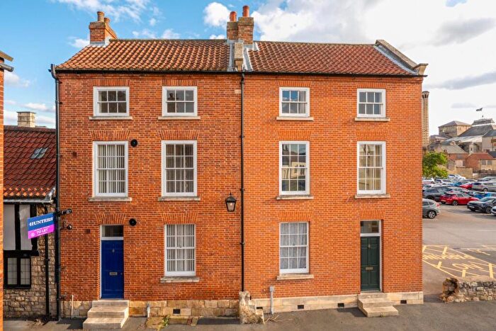 3 Bedroom Terraced House To Rent In Vicarage Lane, Tadcaster, LS24
