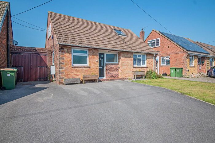4 Bedroom Chalet For Sale In Whalesmead Road, Bishopstoke, Eastleigh, SO50