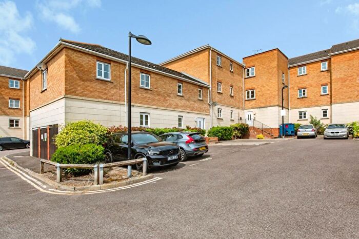 1 Bedroom Flat For Sale In Ambleside, Purfleet-on-Thames, Essex, RM19