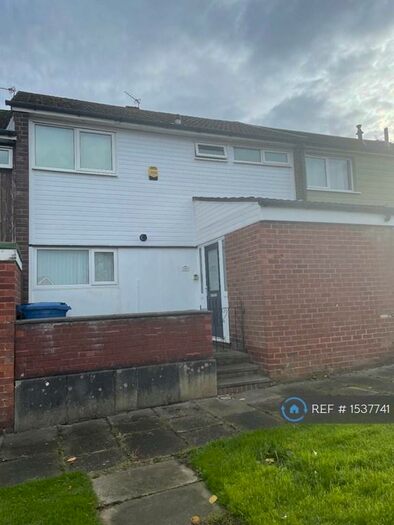 3 Bedroom Terraced House To Rent In Wessenden Bank, Cheshire, SK2