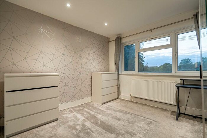 3 Bedroom Terraced House For Sale In Princess Road, Croydon, CR0
