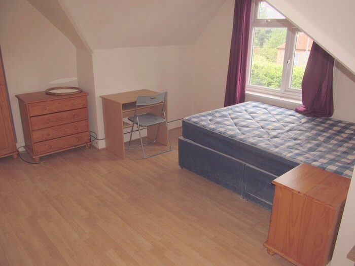 4 Bedroom Flat To Rent In Christchurch Road, Reading, RG2