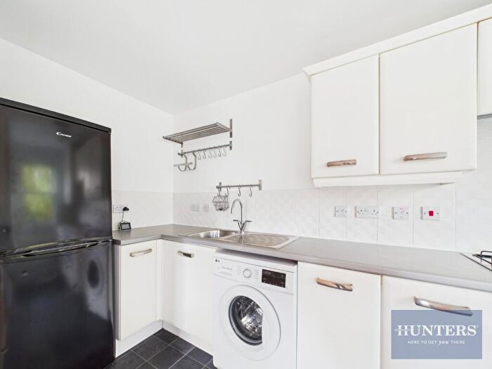 2 Bedroom Apartment To Rent In Joyford Passage, Cheltenham, GL52