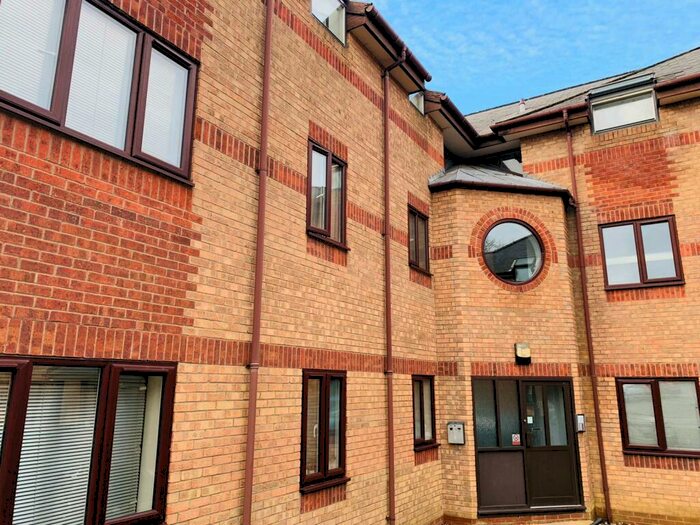 2 Bedroom Flat To Rent In Barnes Court, Whitley Mead, Stoke Gifford, BS34