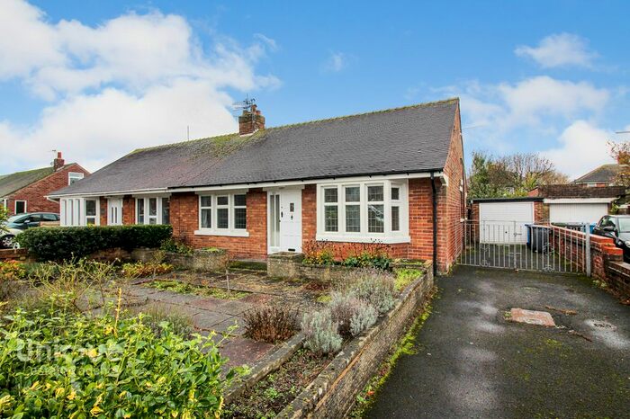 2 Bedroom Bungalow To Rent In Blackpool Road North, Lytham St. Annes, Lancashire, FY8