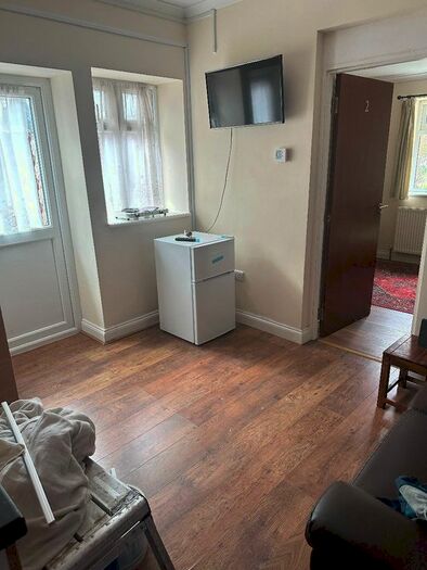 Studio To Rent In Beaumont Avenue, Wembley, HA0