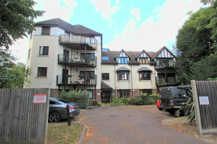 2 Bedroom Flat To Rent In Copers Cope Road, Beckenham, BR3