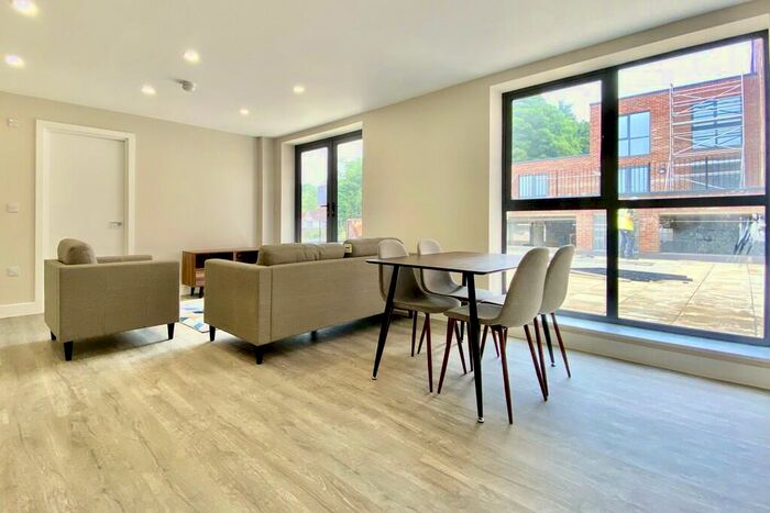 2 Bedroom Apartment To Rent In Northgate House, Stonegate Road, Leeds, LS6