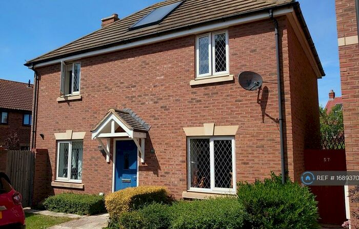 3 Bedroom Detached House To Rent In Fields Road, Bedford, MK43