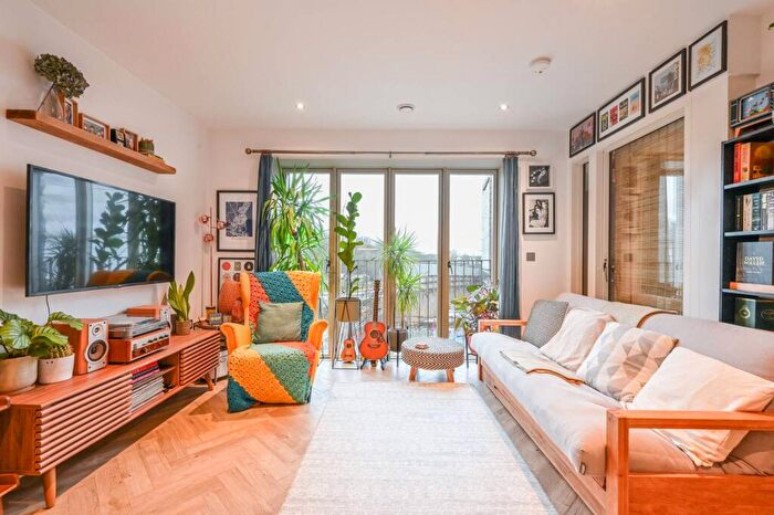 1 Bedroom Flat For Sale In Monkwood Way, , Hackney Wick, London, E3