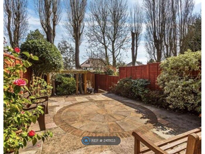 4 Bedroom Terraced House To Rent In Burns Close, Carshalton Beeches, SM5