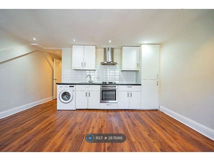 1 Bedroom Flat To Rent In Whitecross Street, London, EC1Y