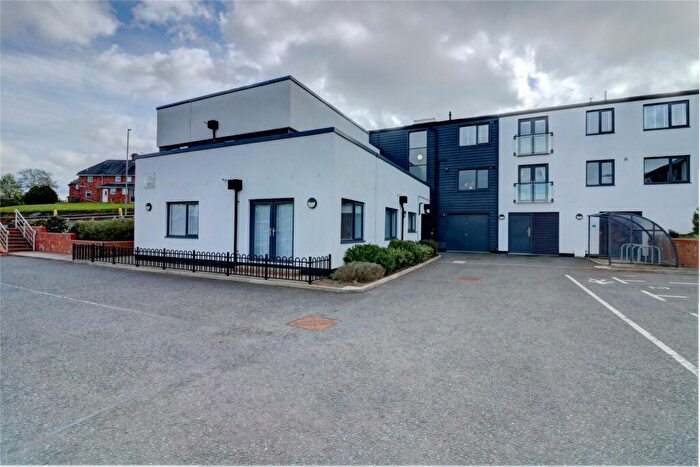 2 Bedroom Flat To Rent In Woodhouse Lane, Swalwell, Newcastle Upon Tyne, NE16