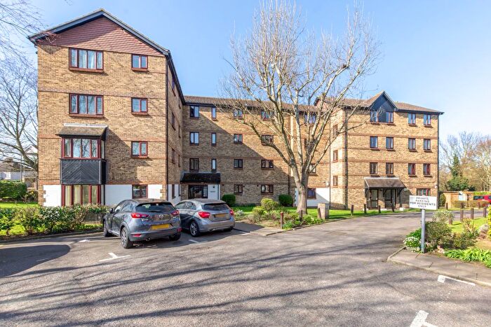 2 Bedroom Flat For Sale In Chalkstone Close, Welling, DA16