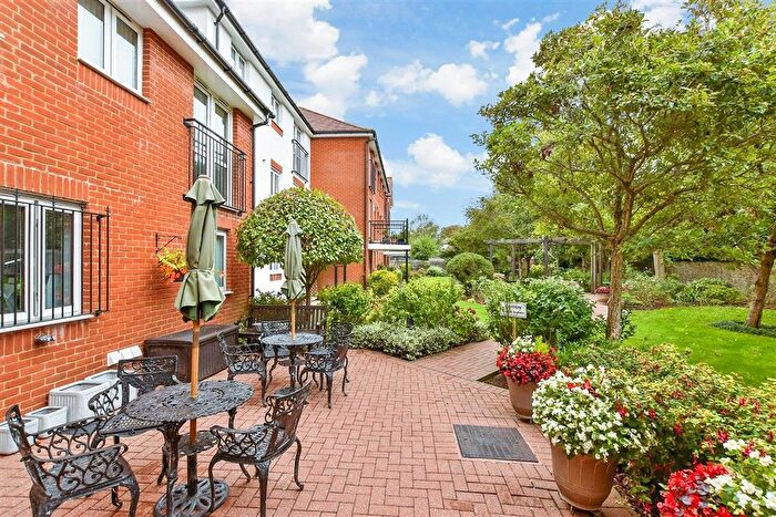 2 Bedroom Flat For Sale In Mill Road, Worthing, West Sussex, BN11