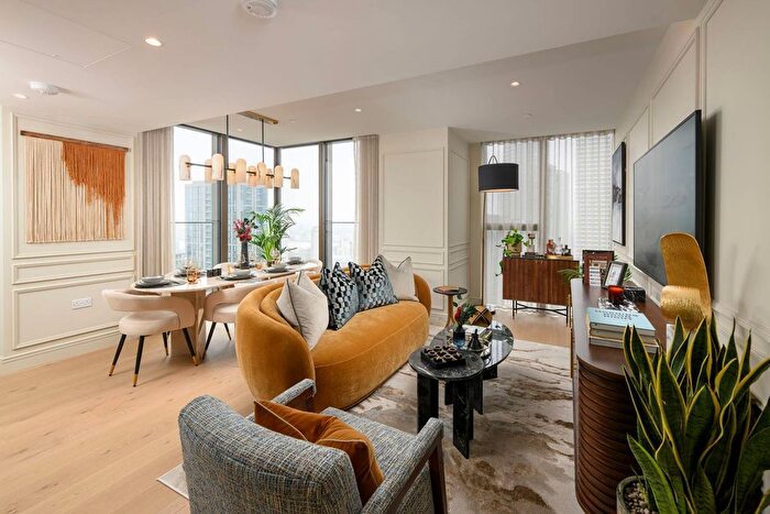 2 Bedroom Flat For Sale In South Quay Plaza, Canary Wharf, E14