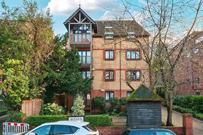 2 Bedroom Flat For Sale In Avenue Road, London, N6
