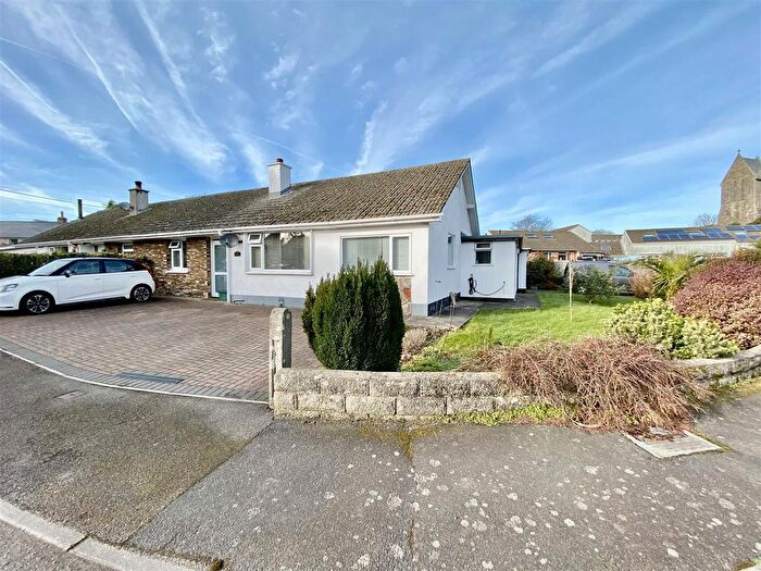 4 Bedroom Semi-Detached House For Sale In Hellesvean Close, St. Ives, TR26