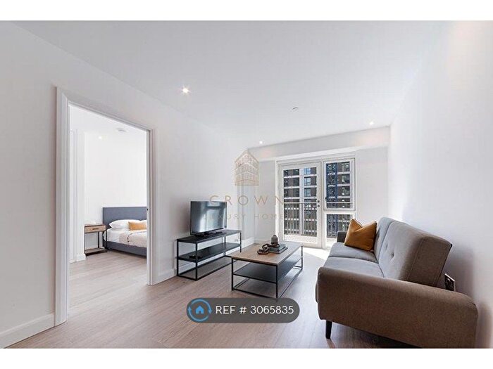 2 Bedroom Flat To Rent In Western Gateway, London, E16