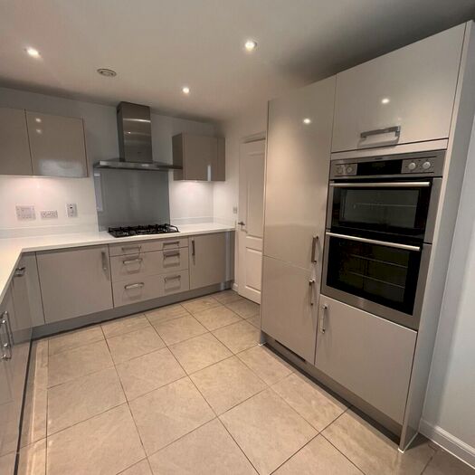 3 Bedroom House To Rent In Falstaff Mews, Greenhithe, DA9