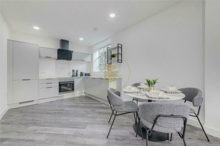 2 Bedroom Apartment To Rent In Ashford Road, Cricklewood, London, NW2