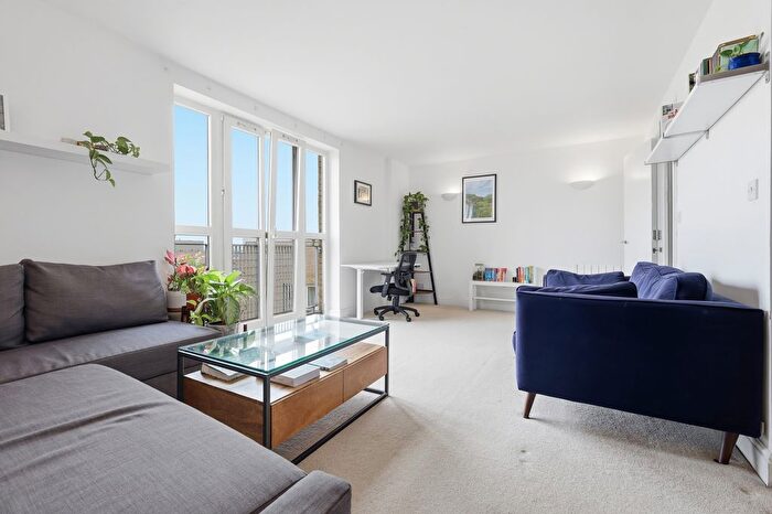 1 Bedroom Flat For Sale In Dryden Building, Commercial Road, London, E1