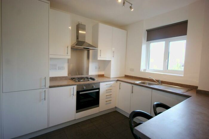 4 Bedroom Apartment To Rent In Rushmore House, Hilldrop Estate, London, N7
