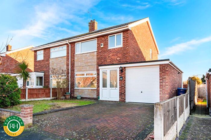 3 Bedroom Semi Detached House For Sale In Long Close, Doncaster, DN4