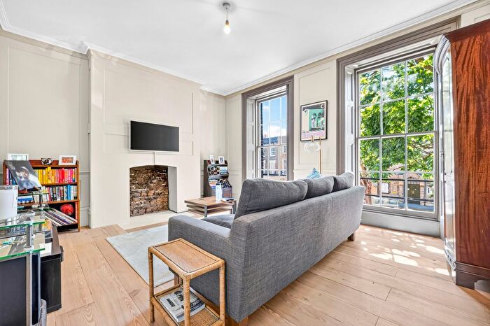 2 Bedroom Terraced House To Rent In Canonbury Road, Canonbury, N1