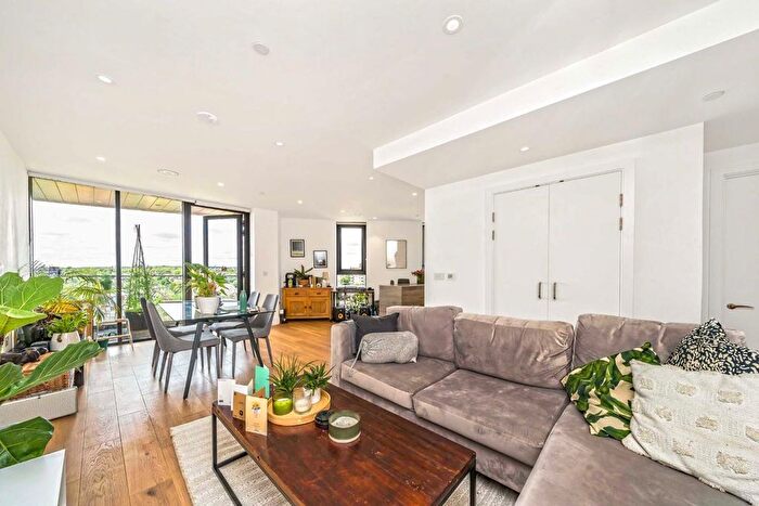 3 Bedroom Flat For Sale In Kingsland High Street, Dalston, E8