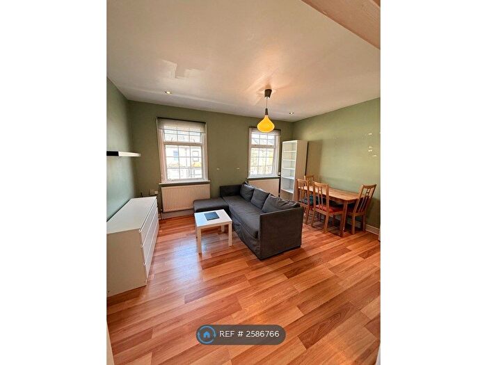 2 Bedroom Flat To Rent In Gosport Road, London, E17