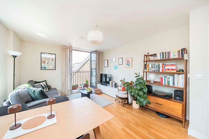 1 Bedroom Flat For Sale In Holloway Road, Highbury, N7