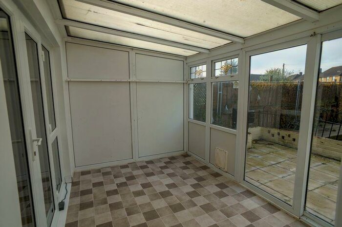 4 Bedroom Semi-Detached House To Rent In North Avenue, Canvey Island, SS8