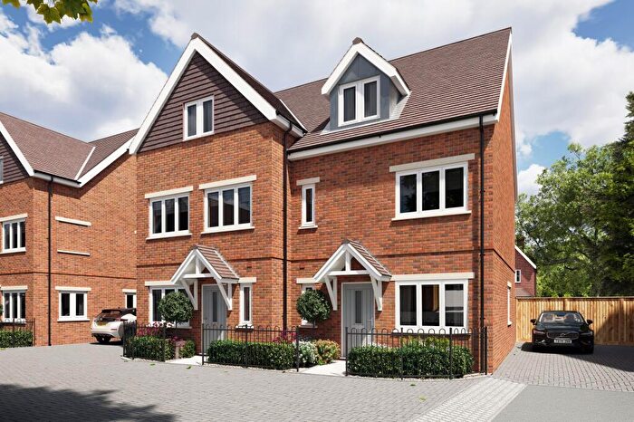 3 Bedroom Town House For Sale In Jubilee Mews, Buckinghamshire, HP13