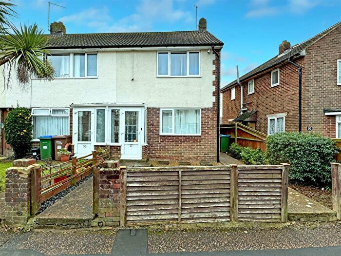 2 Bedroom End Of Terrace House To Rent In West Way, Wick, Littlehampton, BN17