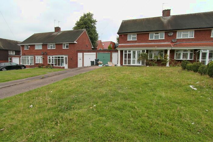 3 Bedroom Semi-Detached House To Rent In Weeford Drive, Birmingham, B20