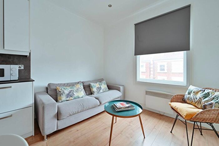 1 Bedroom Flat For Sale In Salusbury Road, Queen's Park, London, NW6