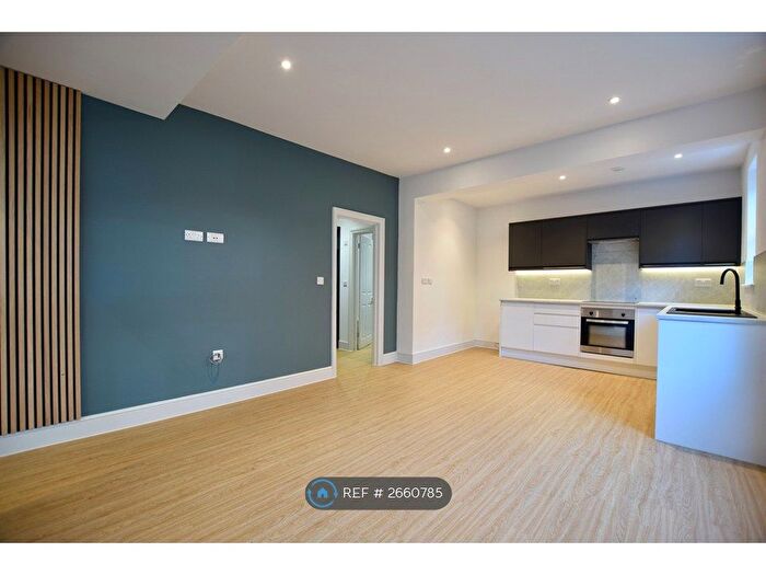 1 Bedroom Flat To Rent In Massetts Road, Horley, RH6