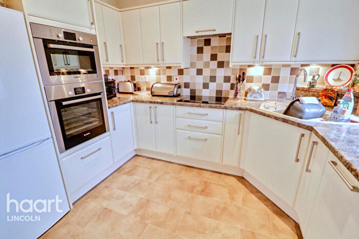 2 Bedroom Apartment For Sale In Minster Court, Bracebridge Heath, LN4