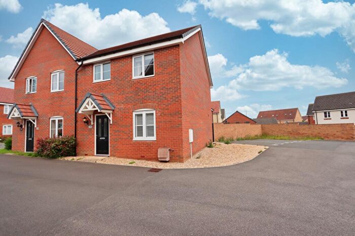3 Bedroom Semi-Detached House For Sale In Holdenby Drive, Corby, NN17