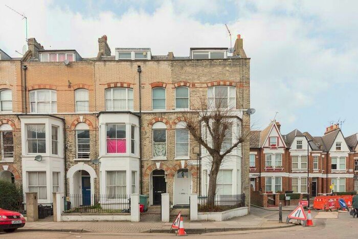3 Bedroom Flat To Rent In Marlborough Road, Archway, N19