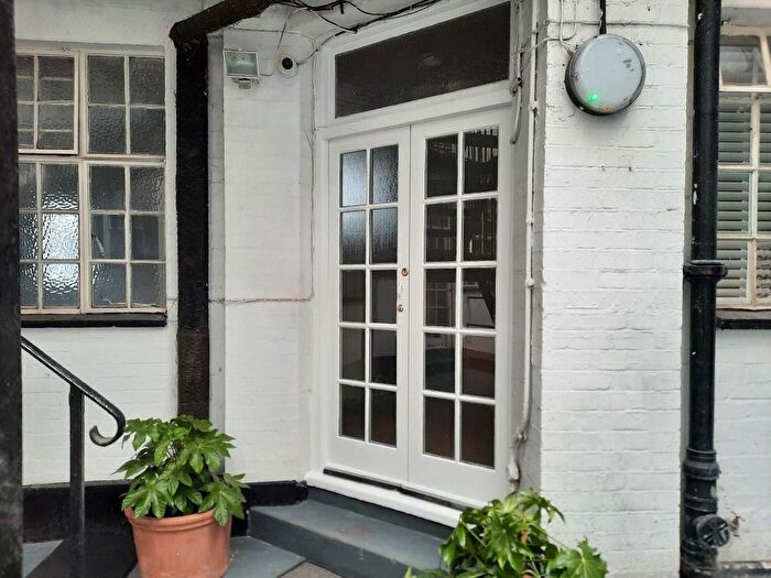 1 Bedroom Flat To Rent In Park Road, London, NW8