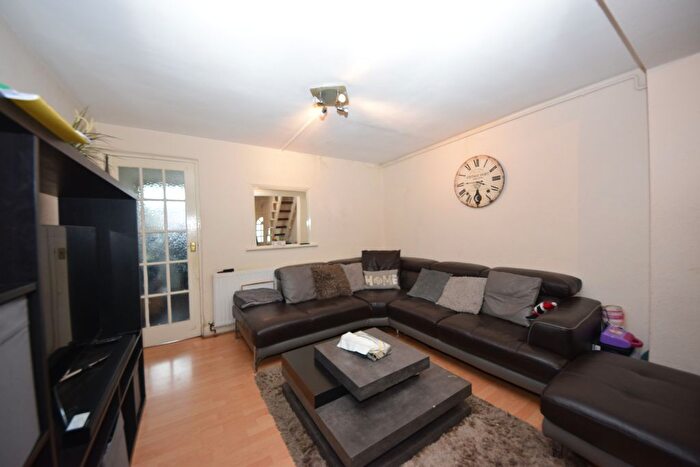2 Bedroom Terraced House To Rent In Inglehurst Gardens, Redbridge, Ilford, IG4