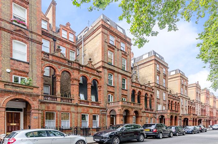 1 Bedroom Flat To Rent In Courtfield Road, South Kensington, London, SW7